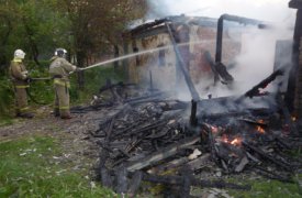В результате пожара в Чернском районе жилой дом полностью выгорел изнутри