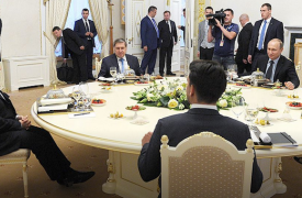Путин угостил Саркози супом из тульского пряника