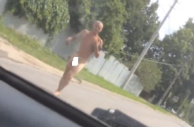 Что жара делает с людьми: голый мужчина на улицах Тулы
