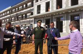 Алексей Дюмин и замминистра обороны проверили строительство Тульского Суворовского училища