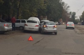 На ул. Марата в Туле пробка из-за ДТП