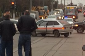 Утро понедельника началось с ДТП: на Пролетарском мосту пробка