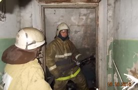 В Киреевском районе четверо пожарных тушили доски