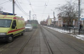 Пенсионерка попала в больницу, угодив под колеса «Форда»