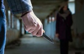 В Ефремове разбойник с ножом напал на женщину