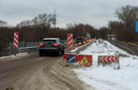 Около «черметовского» моста в Туле штрафуют грузовики