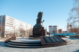 В Туле благоустроили сквер у памятника «Тулякам, погибшим в локальных войнах»