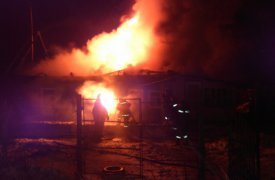 В поселке Чернь Тульской области сильный пожар лишил людей дома
