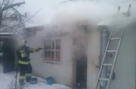 В Новомосковске сгорел дачный домик