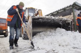 Более 200 человек трудятся над уборкой улиц Тулы