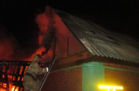 Помыться перед праздниками не вышло: в Узловой сгорела баня