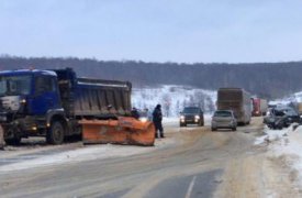 Под Тулой столкнулись три самосвала и «Шевроле Нива»: двое погибших