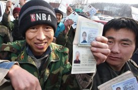 Двое безработных туляков прописали у себя 44 иностранца