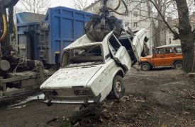Тульские дворы и улицы зачищают от брошенных машин