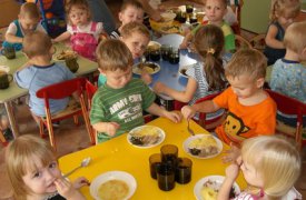 В суворовском детском саду «Радуга» выявлены нарушения хранения продуктов